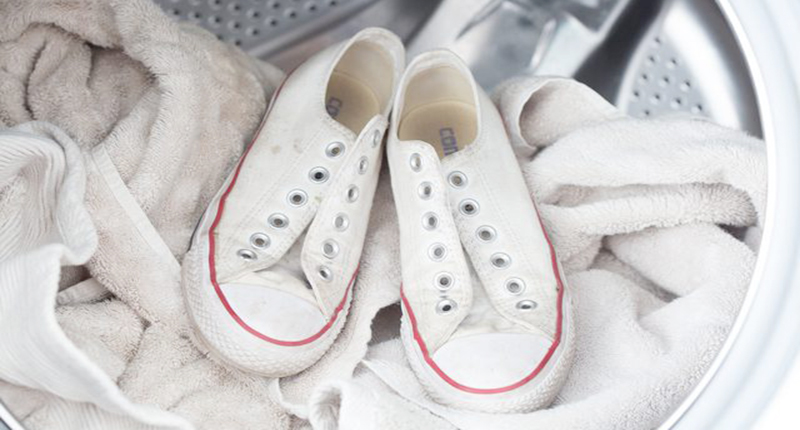 cách vệ sinh giày converse tại nhà, giúp giày trắng sạch như mới