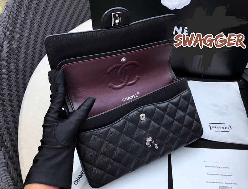 Túi Xách Chanel  Classic Flap Bag Black Silver Like Authentic sử dụng nguyên liệu da cừu nguyên bản như chính hãng, sản xuất hoàn toàn bằng thủ công, cam kết chất lượng tốt nhất, bảo hành 1 năm, free ship toàn quốc
