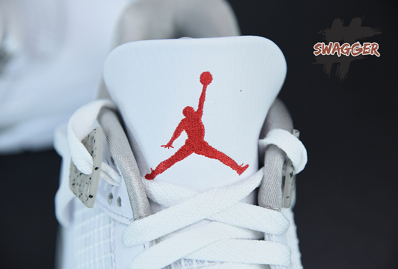 Giày Nike Air Jordan 4 White Oreo 2021 Pk God Factory sử dụng chất liệu chính hãng, chuẩn 99%, full box và phụ kiện, cam kết chất lượng tốt nhất