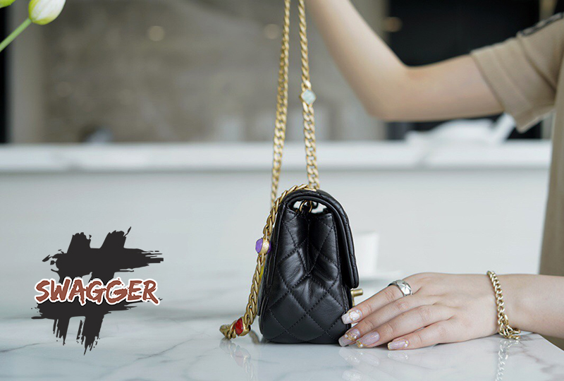 Túi Xách Chanel Flap Bag Black 2021 Like Authentic sử dụng chất liệu da cừu như chính hãng, sản xuất thủ công hoàn toàn, chuẩn 99% cam kết chất lượng tốt nhất