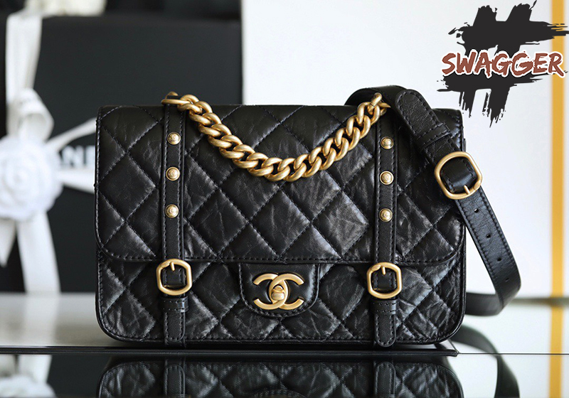 Chanel Flap Bag Aged Calfskin & Gold Tone Metal Black Like Authentic sử dụng chất liệu chính hãng, sản xuất bằng thủ công, tỉ mỉ từng chi tiết một khiến cho sản phẩm chuẩn 99% so với chính hãng, full box và phụ kiện, cam kết chất lượng tốt nhất. hỗ trợ trả góp 0% bằng thẻ tín dụng