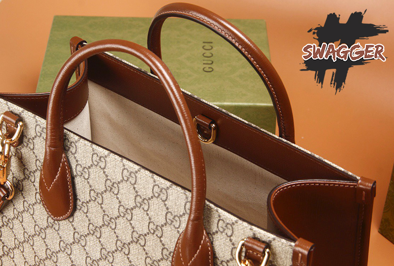 Túi Xách Gucci Small Tote Bag 659983 Like Authentic sử dụng chất liệu chính hãng, sản xuất hoàn toàn bằng thủ công, full box và phụ kiện, kim loại mạ vàng 24k, hỗ trợ trả góp 0% bằng thẻ tín dụng
