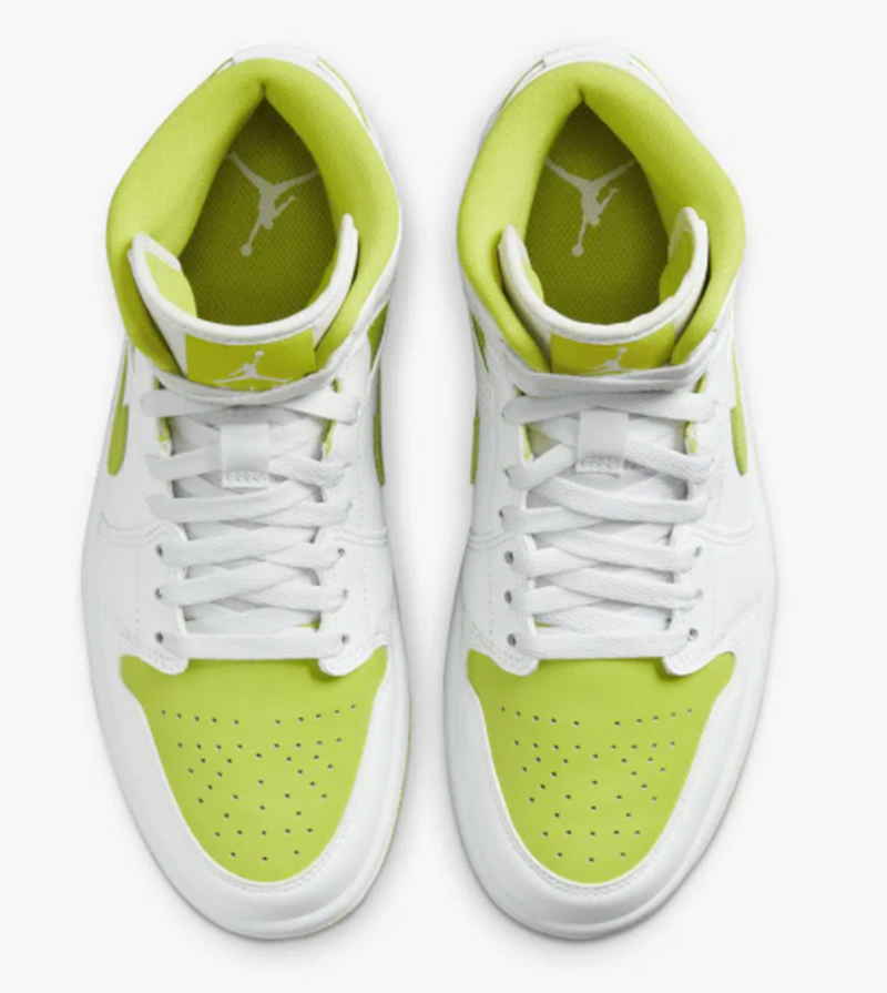 Jordan 1 Mid White Lime là một trong những bản phối mới mà nike cho ra mắt gần đây, chúng ta cùng đánh giá chi tiết về đôi giày này qua bài viết của swagger để biết thêm thông tin chi tiết