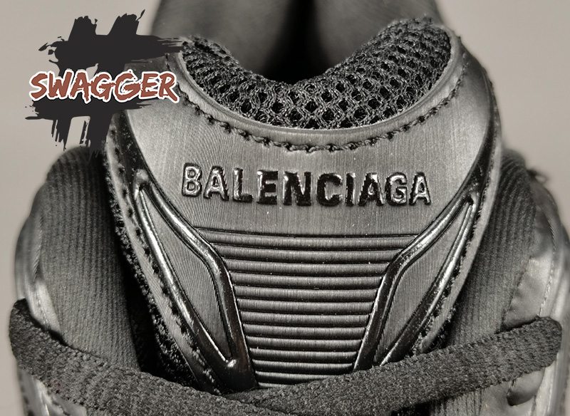Giày Balenciaga Defender Black Plus Factory sử dụng chất liệu hãng, chuẩn 99% so với chính hãng, độ bền tương đương, full box và phụ kiện
