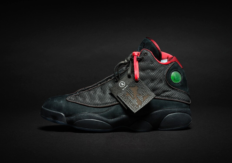 Notorious B.I.G. x Air Jordan 13 Sotheby's Auction là một trong những đôi sneaker đặc biệt mà Jordan Brand kết hợp với Notorious B.I.G repber tài năng để cho ra mắt đôi giày đặc biệt này, cùng swagger tìm hiểu chi tiết đôi giày đặc biệt này qua bài viết sau đây