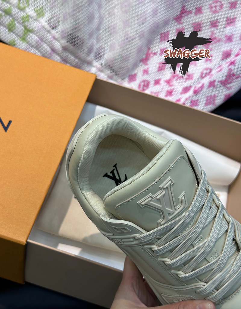 Giày Lv Trainer Sneaker Beige like authentic chuẩn 99% so với chính hãng, sử dụng chất liệu da bê, full box và phụ kiện, hỗ trợ trả góp bằng thẻ tín dụng