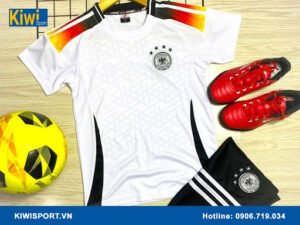 Tham khảo mẫu áo bóng đá cho trẻ em chính hãng 2025 tại Kiwisport