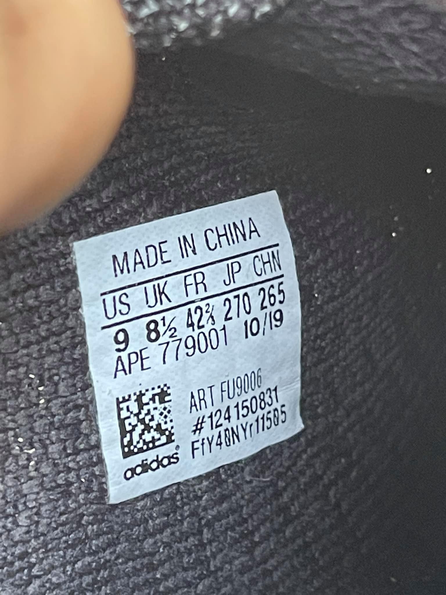 : Kiểm Tra Mã Code Giày Adidas Chính Hãng Như Thế Nào?