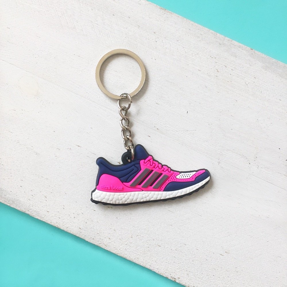 : Móc Khóa Giày Adidas – Phụ Kiện Độc Đáo Nâng Tầm Phong Cách