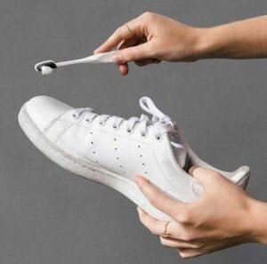 :Cách Giặt Giày Adidas Sạch Đẹp Chuẩn Chuyên Gia