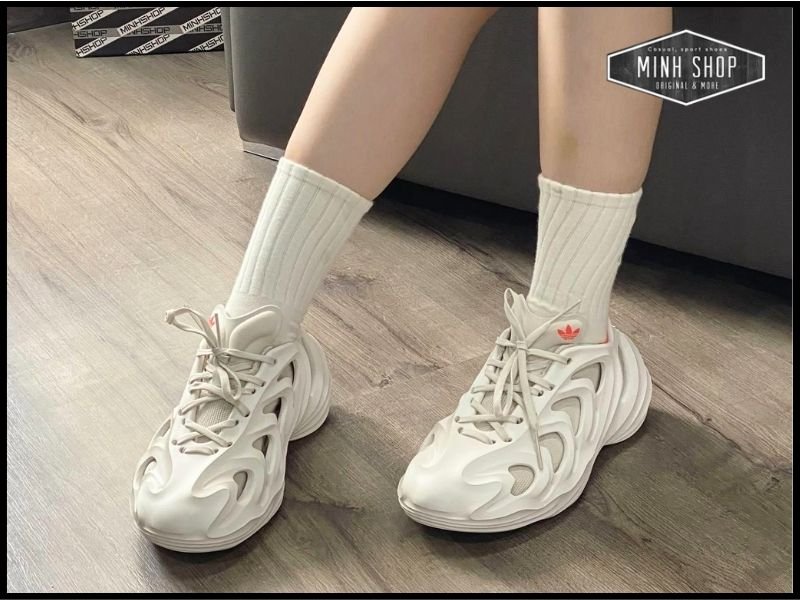 : Giày Đi Mưa Adidas: Đánh Giá Chi Tiết Mới Nhất