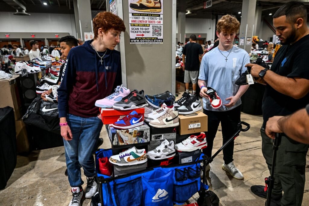 :công ty sản xuất giày adidas tại Việt Nam: Tổng quan chiến lược