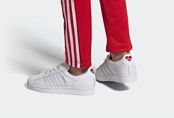 Adidas SuperStar, giày thể thao nữ cho phong cách basic