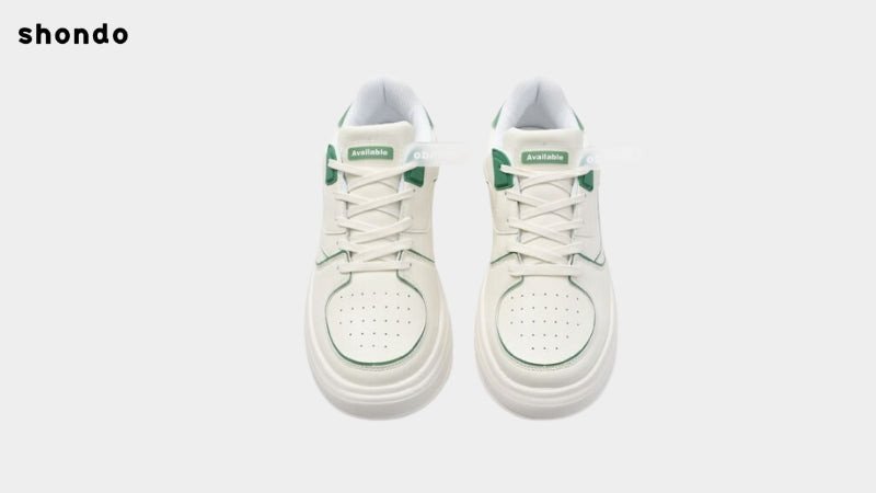 Ảnh minh họa thắt dây giày sneaker giấu dây vào trong lót giày, giữ cho giày luôn gọn gàng