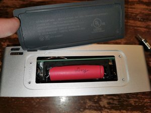 Bo mạch chủ mới XH-A153 được lắp vào vỏ loa Bose SoundLink Mini 1