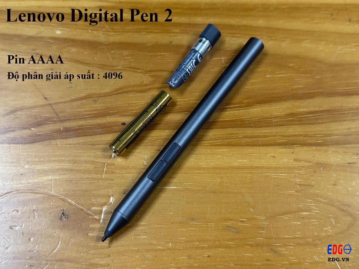Bút cảm ứng Lenovo Digital Pen 2 cùng laptop Yoga trong góc làm việc