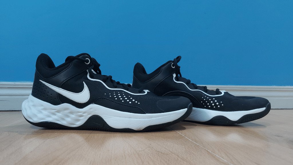 Các vật liệu cấu thành Nike Fly By Mid 3