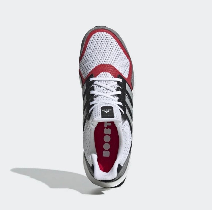 Cách thắt dây giày thể thao Adidas Ultra Boost gọn gàng và đơn giản