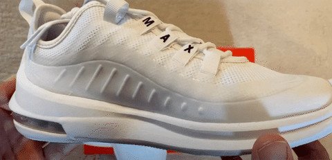 Cận cảnh giày Nike nữ Air Max Axis màu trắng tinh tế