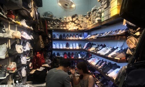 Cửa hàng giày tại Saigon Square, TP.HCM