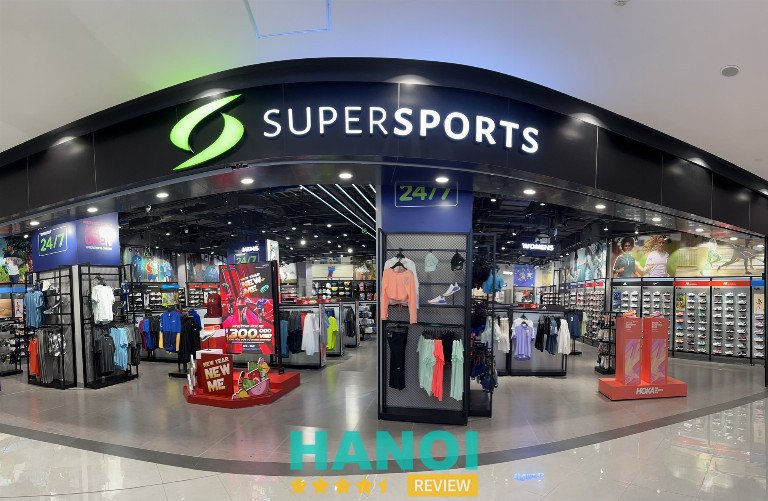 Cửa hàng Supersports bán giày thể thao đa dạng