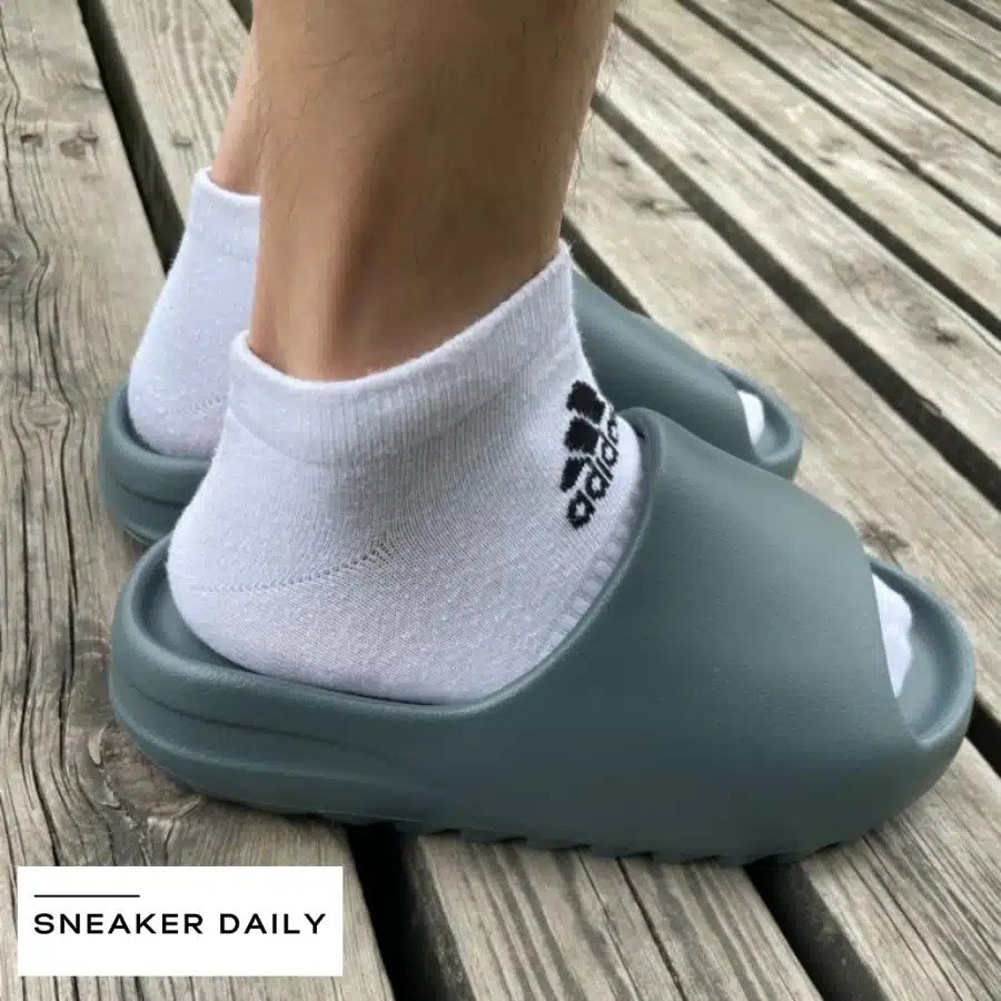 Đo chiều dài bàn chân để xác định size dép Adidas nam chính xác