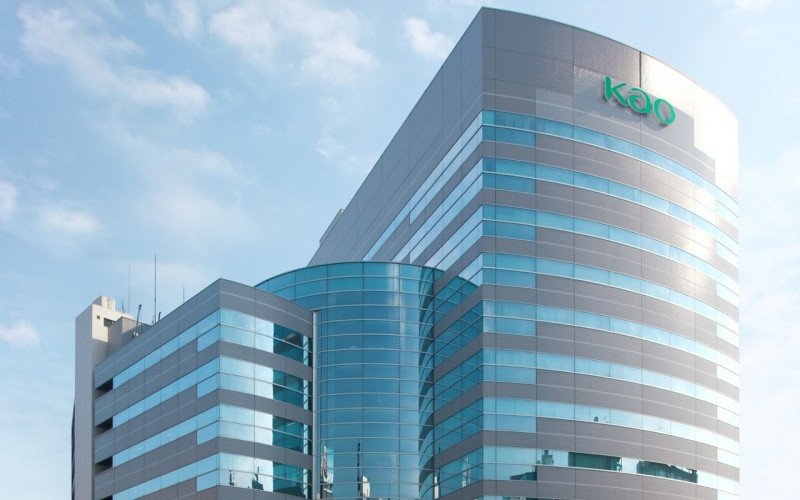 Đội ngũ chuyên gia Kao làm việc tại phòng thí nghiệm