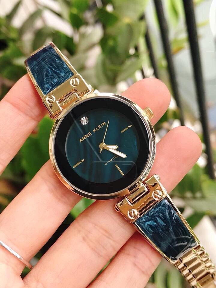 Đồng hồ Anne Klein được đánh giá cao về mẫu mã và chất lượng