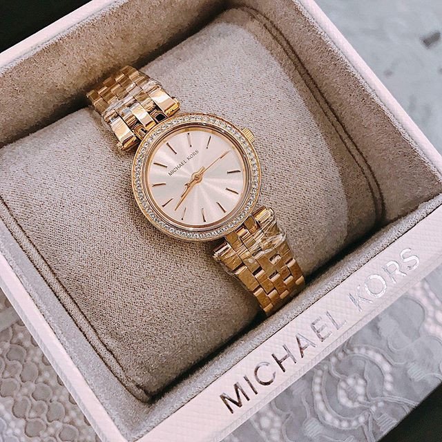 Đồng hồ Michael Kors luôn nhận được nhiều sự yêu thích