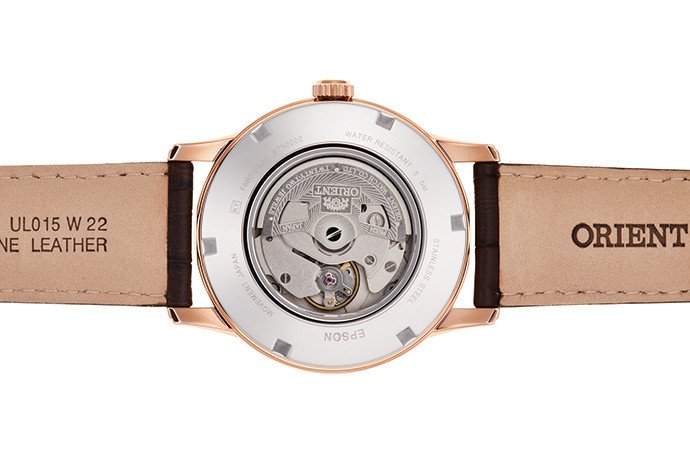 Đồng hồ Orient Sun &amp; Moon trên tay, phong cách lịch lãm và sang trọng