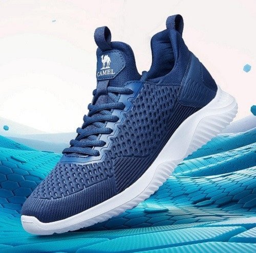 Giày Camel với logo lạc đà đặc trưng