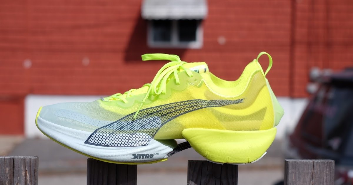 Giày chạy bộ Puma Fast-R Nitro Elite Run 75, thiết kế hiện đại với bọt Nitro Elite và tấm PWRPLATE.