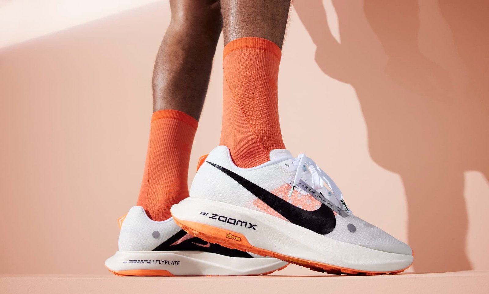 Giày chạy trail Nike Ultrafly, tích hợp tấm sợi carbon Flyplate và chất liệu ZoomX.