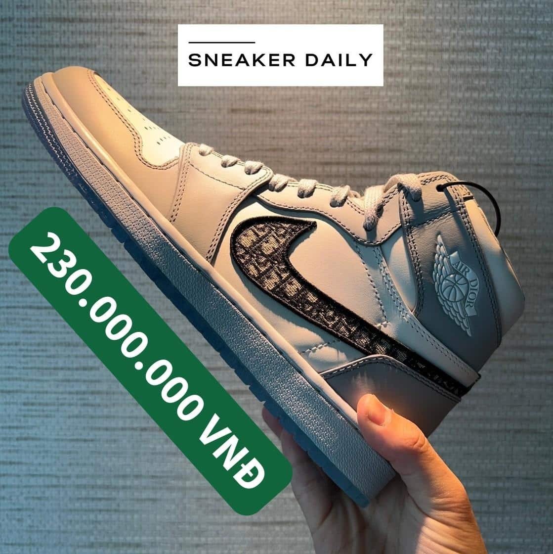 Giày Jordan 1 High Dior với chi tiết logo đặc trưng của Dior trên thân giày