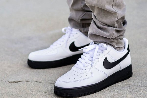 Giày sneaker nam Nike Air Force 1 với công nghệ Air