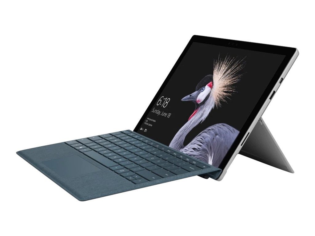 Góc nhìn từ trên xuống của Surface Pro 5 i5/8GB/256GB màu bạc với chân đế và bàn phím