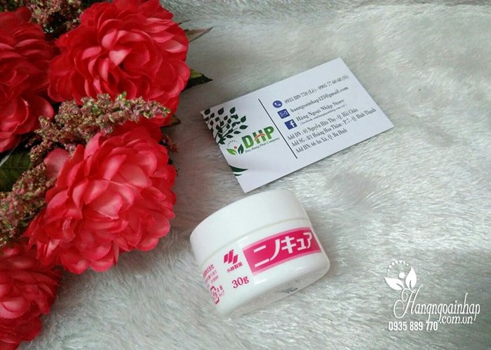 Hộp thuốc trị viêm nang lông của Nhật Bản Kobayashi 30g với thiết kế đơn giản và thông tin sản phẩm rõ ràng