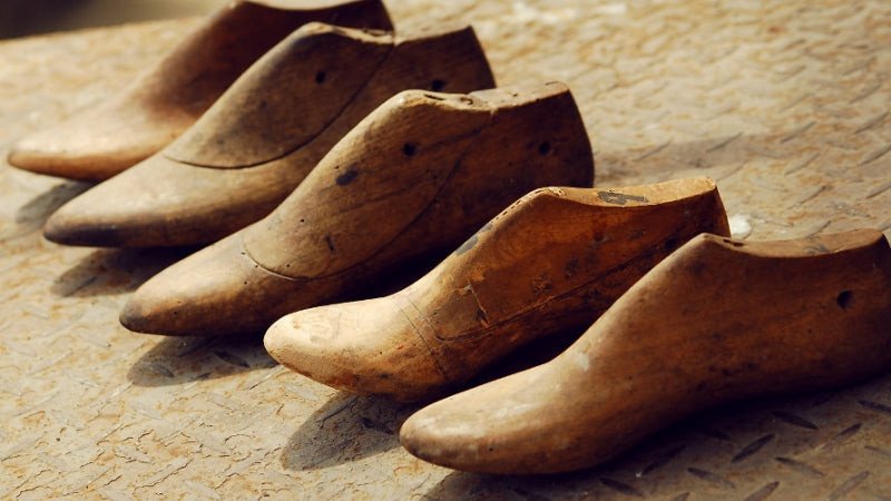 Khuôn mẫu chính để định hình form giày và cấu trúc đôi giày hoàn chỉnh