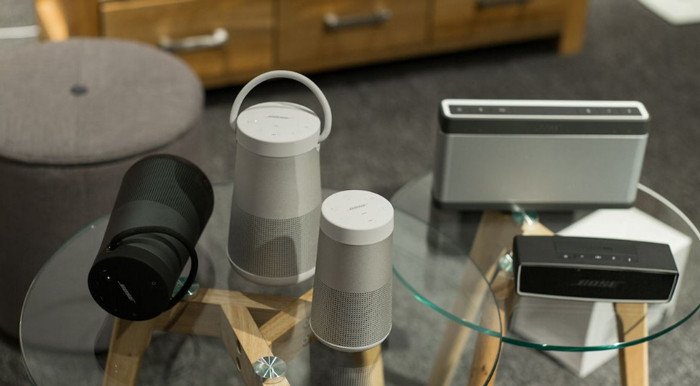 Loa bluetooth Bose cao cấp với thiết kế hiện đại, mang đến trải nghiệm âm thanh sống động.