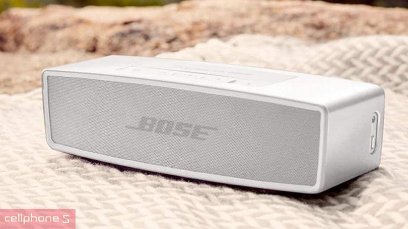 Loa Bose Bluetooth Mini màu đen, thiết kế nhỏ gọn, phù hợp di chuyển