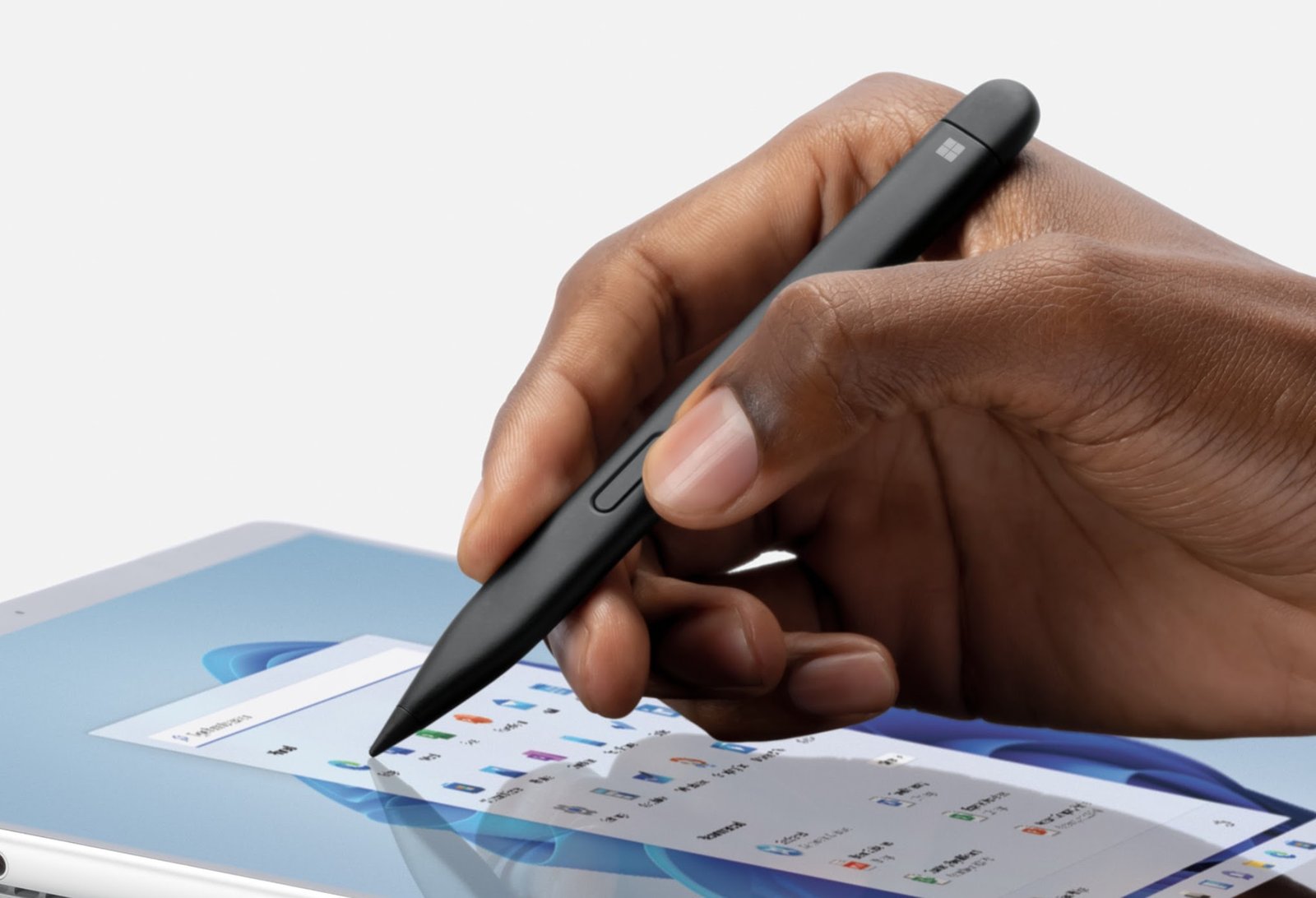 Surface Pro 8 đang chạy hệ điều hành Windows 11