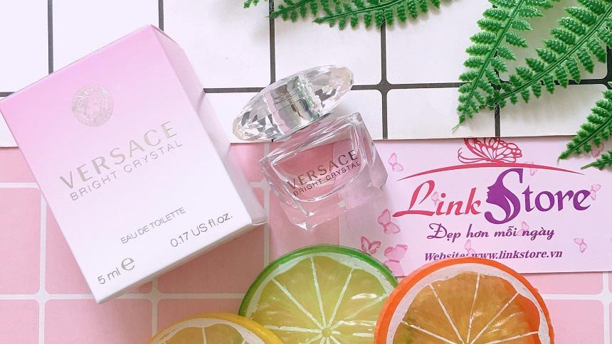 Tầng hương đầu của nước hoa Versace Bright Crystal 50ml tươi mát