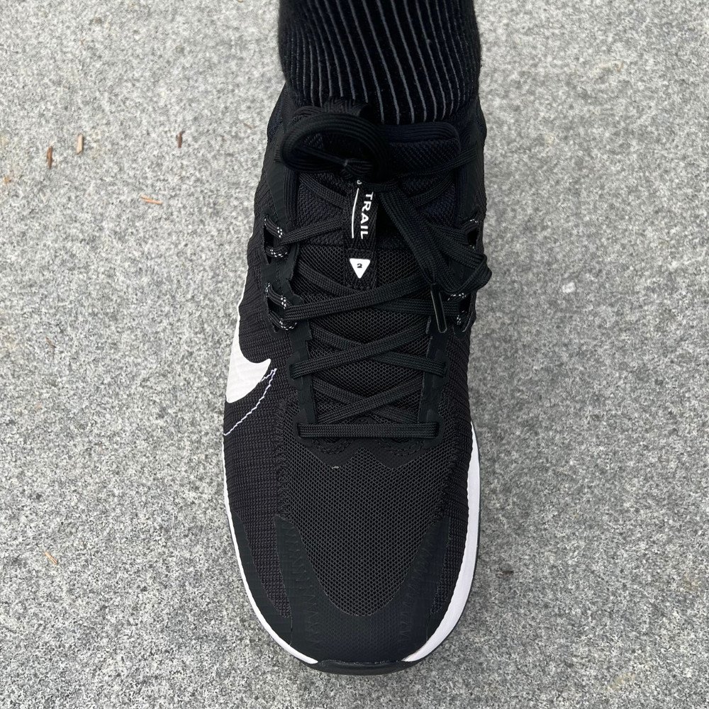 Thân trên của Nike Juniper Trail 2 cho sự thông thoáng và ôm chân