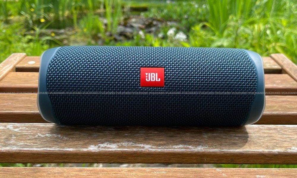 Thiết kế nhỏ gọn, hiện đại của loa JBL Flip 5 đã qua sử dụng