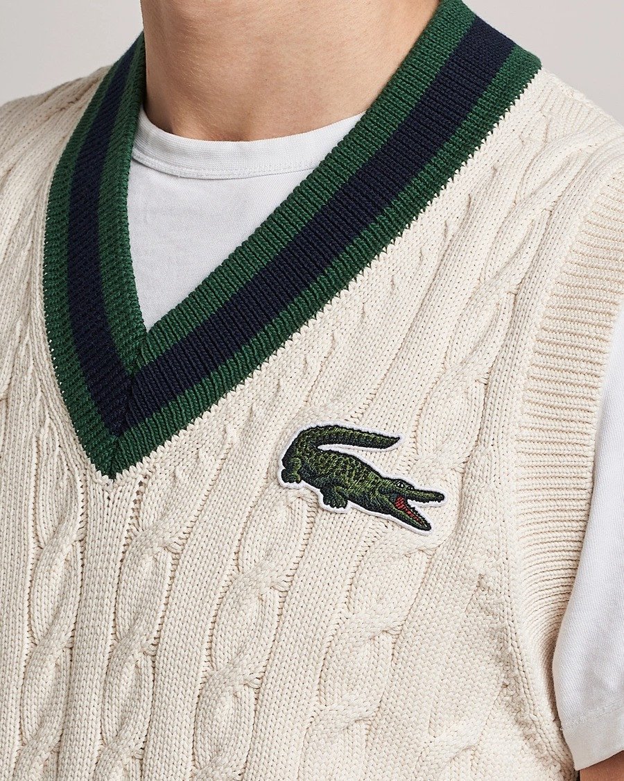 Thương hiệu áo thun Lacoste, có thể mặc bên trong áo khoác Lacoste nam để tạo phong cách