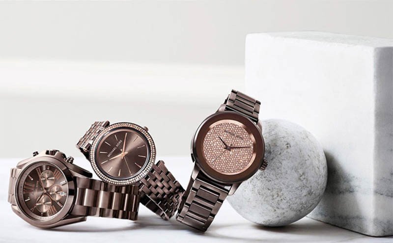 Vật liệu cao cấp cấu thành đồng hồ Michael Kors nam