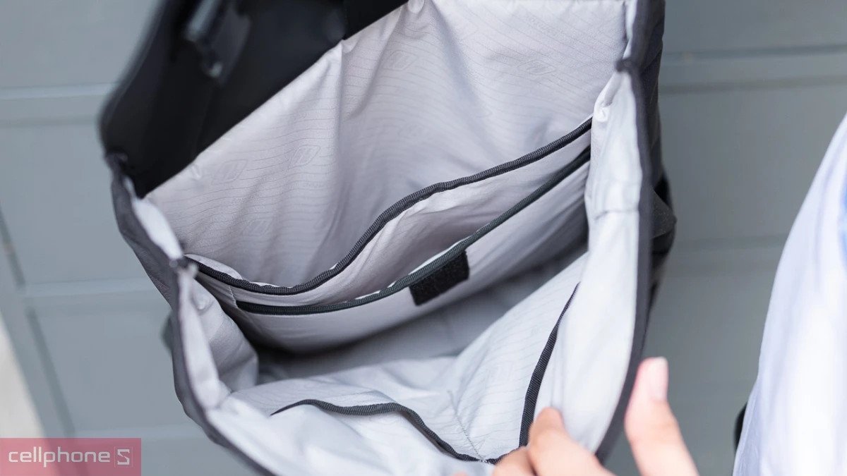 Vật liệu chống thấm nước được sử dụng trên một chiếc túi chống sốc laptop