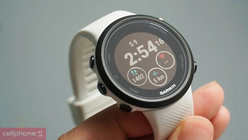 Bộ sưu tập đồng hồ smartwatch nữ đa dạng về kiểu dáng và mức giá