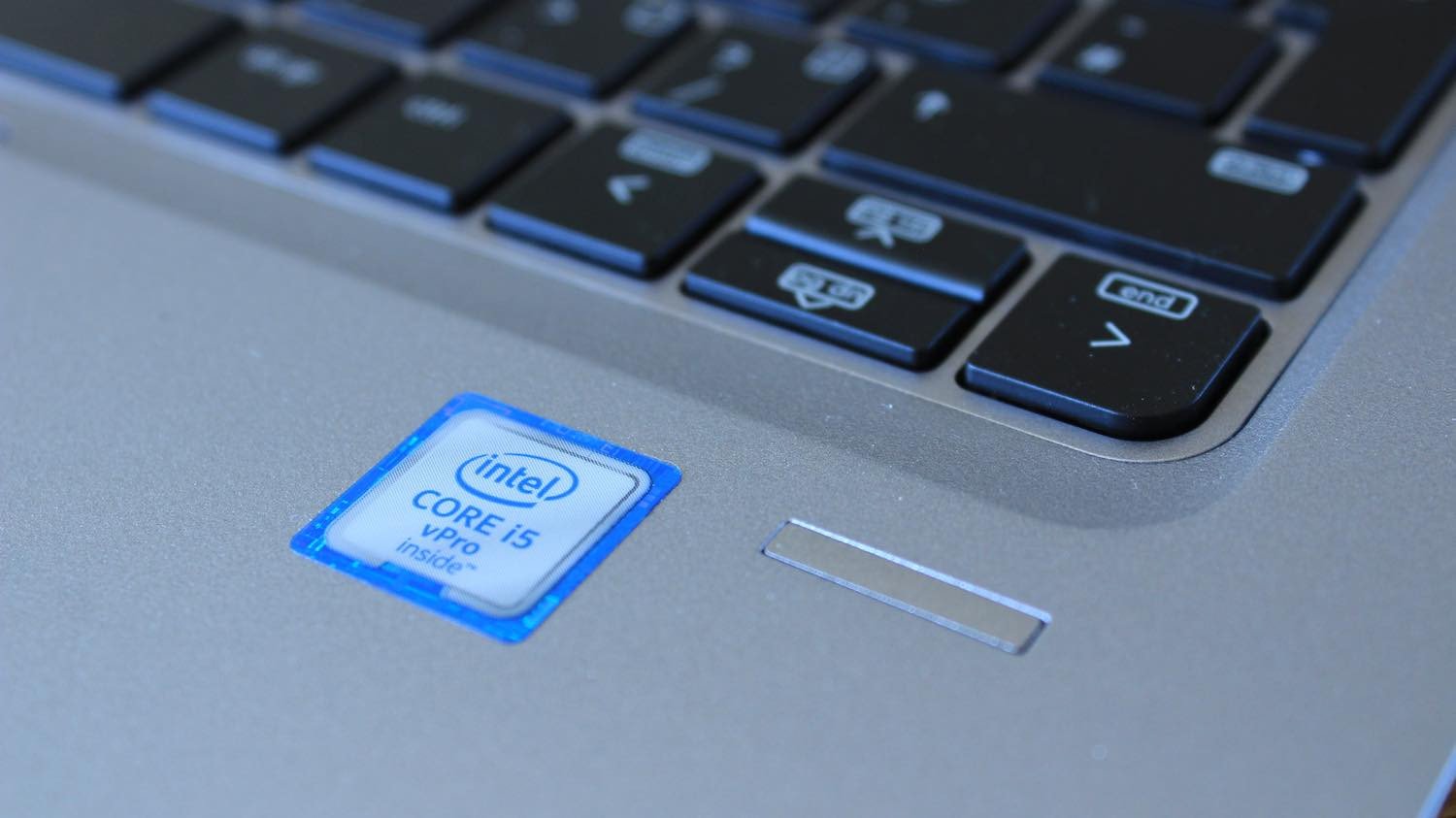 Cảm biến vân tay tùy chọn trên máy tính HP EliteBook 820 G3