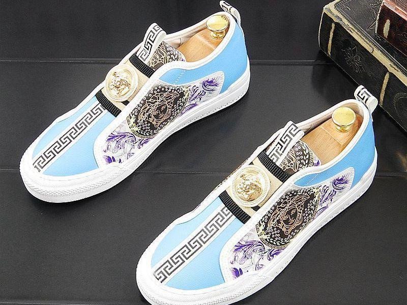 Giày lười vải nam Versace Slip-On Sneakers với họa tiết đặc trưng